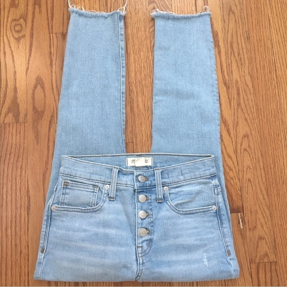 Madewell 9” High Rise Button Fly Light Blue Denim Raw Hem Cropped Skinny Jeans